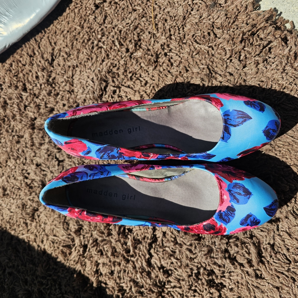 Madden Girl Blue and Red Wedge Shoes